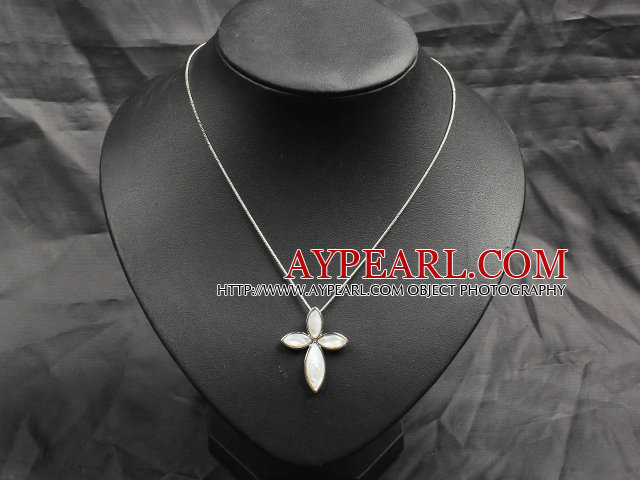 Classic Design White Shell Cross Shape Pendant Necklace with Metal Chain