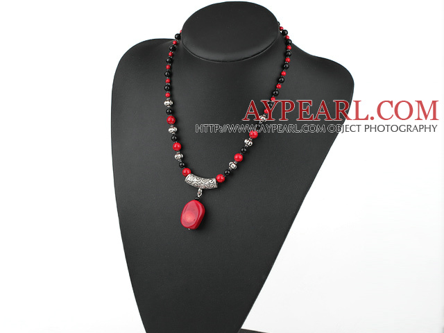 Beautiful Round Bloodstone And Black Agate Coral Pendant Necklace With Tube Charm