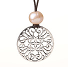 Fashion Design Simple Style Pearl Leather Necklace with Carved Flower Pendant