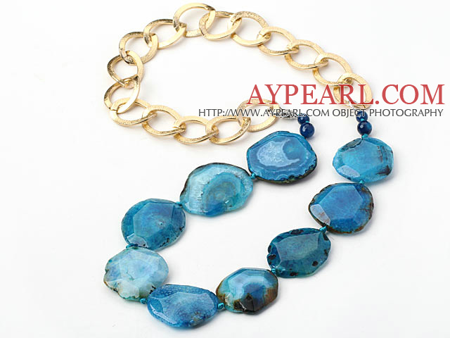 Bleu Modèle Color Burst cristallisé agate collier noué avec la chaîne Métal Couleur Or (La chaîne peut être déduit)