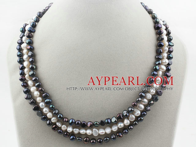 Tre Strands Black and White Freshwater Pearl Necklace