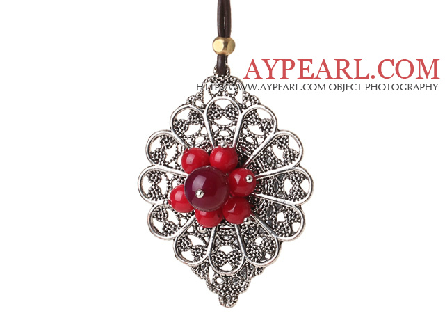 Nyligen Utsökt Enkel stil Tibet Silver Pendant Halsband med agat och Coral Flower Heart