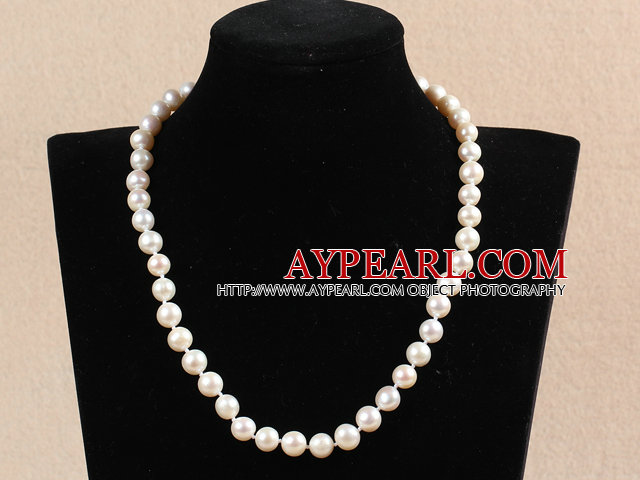 Hot Sale Kvinner Gift A Grade 8.5-9mm Natural White Freshwater Pearl Necklace med hjerte Clasp