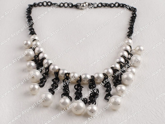 Beautiful Loop Chain 10-12Mm White Round Seashell Beads Pendant Necklace