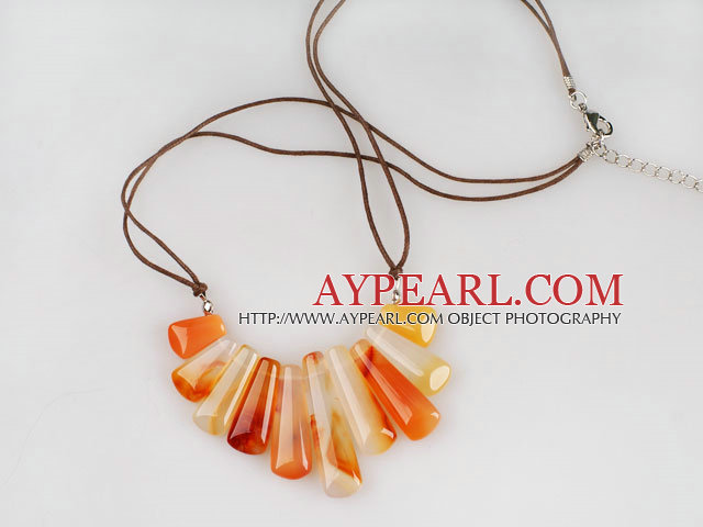 primaire neckalce agate de couleur avec la chaîne extensible