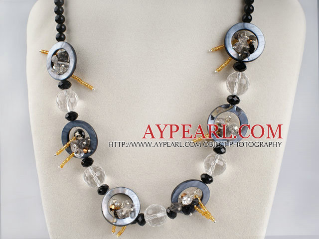 agate noire de cristal et le collier avec la chaîne extensible shel