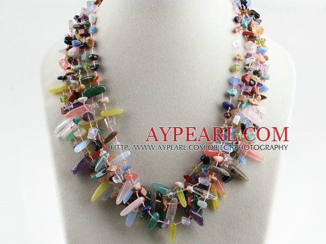 magnifique collier de pierres précieuses colorées multibrin