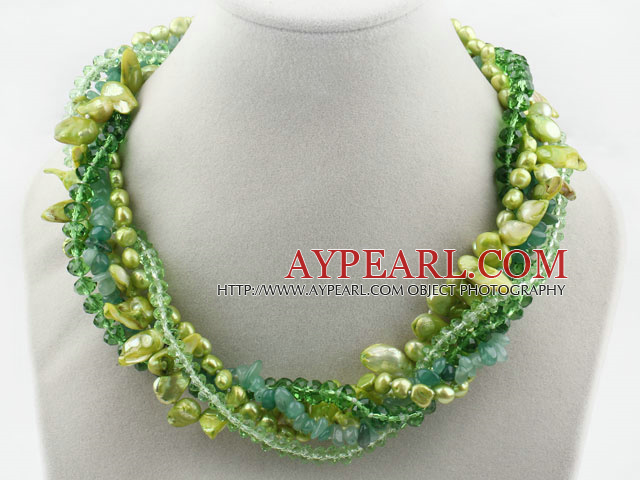 Valikoima Green Hampaat Shape Pearl Crystal ja Aventuriini Twisted kaulakoru