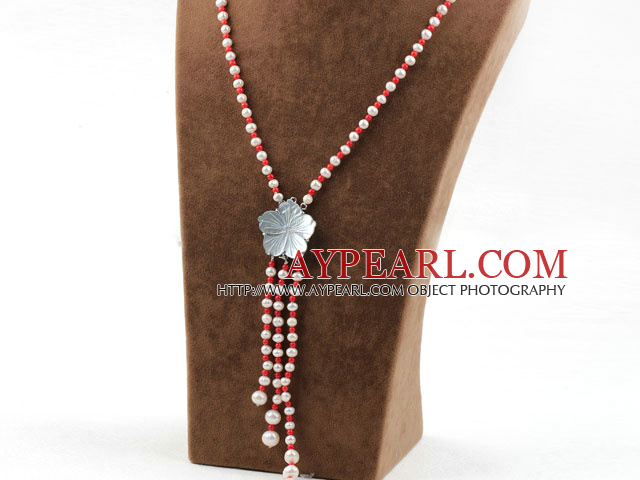 Assorted Round White Pearl og Red Coral Y Shape Tassel halskjede