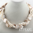 Multi Strands Hvit Freshwater Pearl and White Shell Twisted halskjede