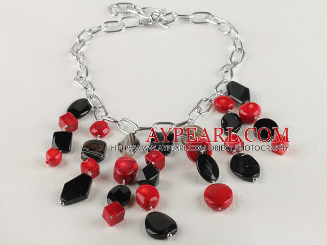 chunky styke red coral and black agate beaded necklace with bold metal chain