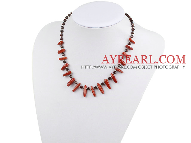 cute rouge pierres précieuses et de perles Collier avec fermoir