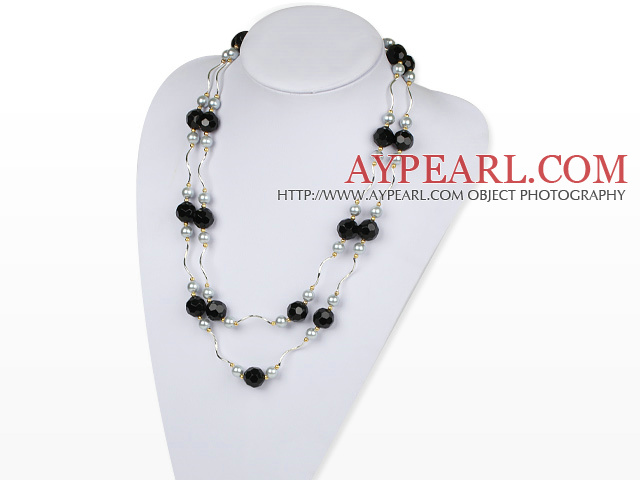 Lång Style Facetterad Black Crystal och Gray Pärlor Shell Halsband