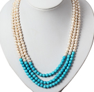 Trois brins blanc perle et collier de perles turquoise 