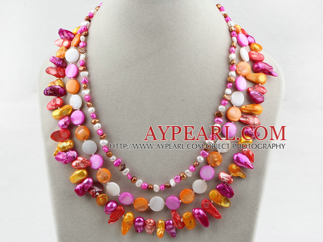 Assortiment multicolore perle d'eau douce des dents de forme et multi couleur Shell Collier