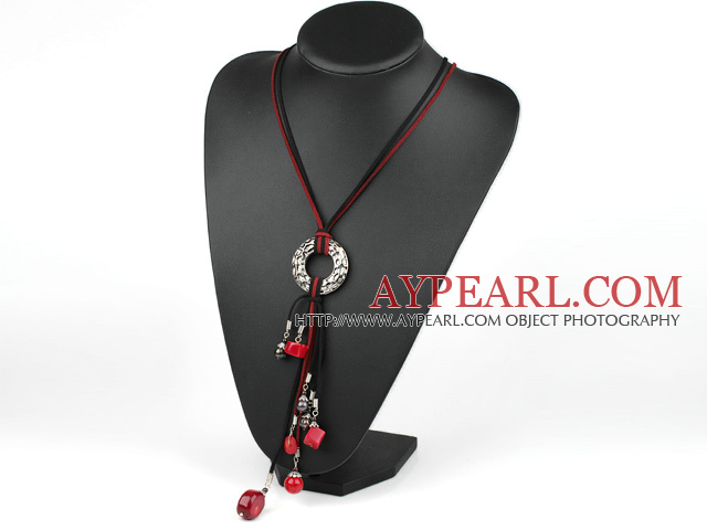 Fashion Simple Style Black Pearl And Mixed Red Coral Loop Charm Pendant Knotted Necklace