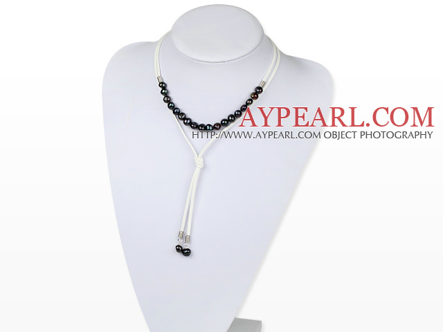 白いコードの単純なデザイン黒淡水真珠ネックレス