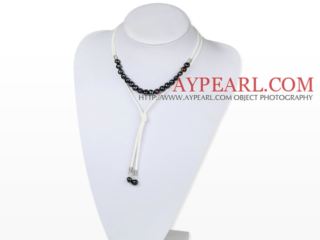 Enkel Design Svart Freshwater Pearl Halsband med vit sladd