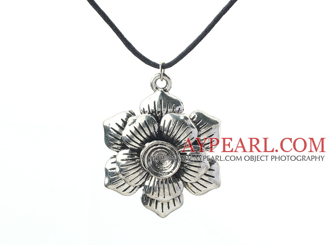 lovely 17.7 inches flower pendant necklace with extendable chain