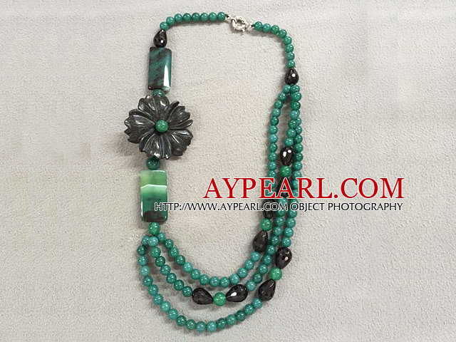 Grasiøs Multi Strand Grønn & Black Agate Flower halskjede (Flower kan være en brosje)