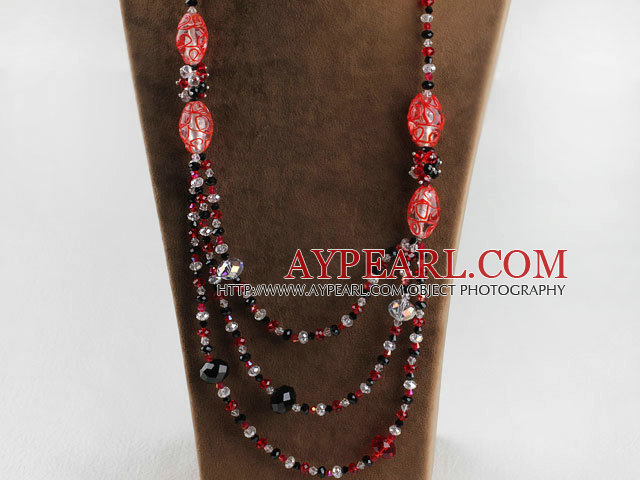 underbara röda svarta och vita kristaller färgad glasyr halsband