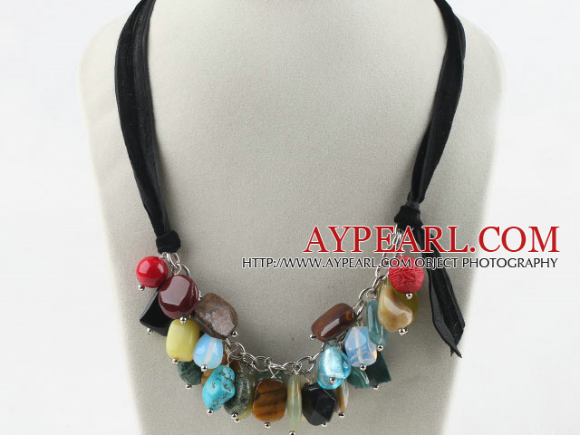 Promotion de vente: Assortiment collier de pierre multi avec cordon noir