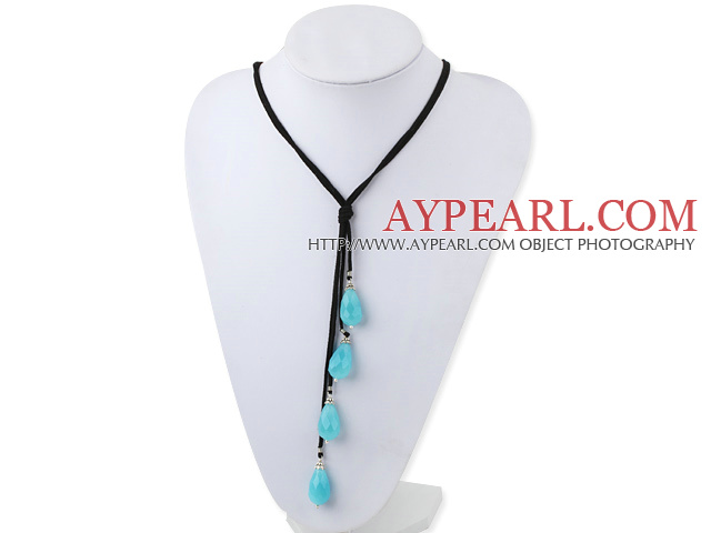 face collier de jade bleu