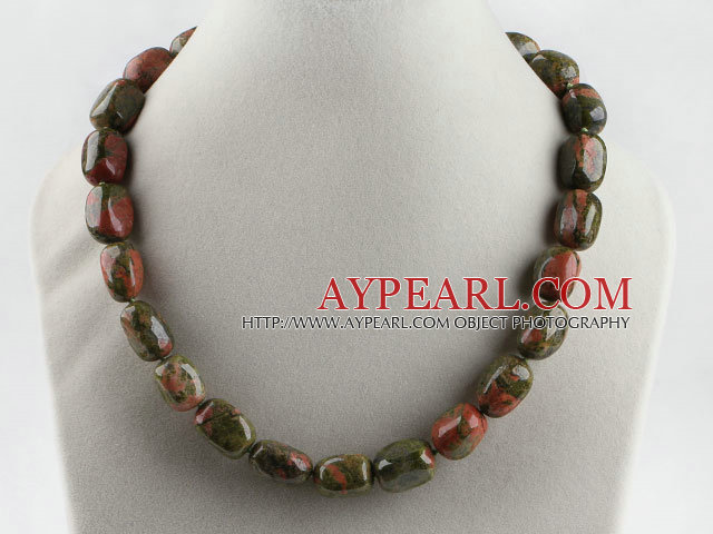 chunky style 14*18mm green gemstone necklace with toggle clasp