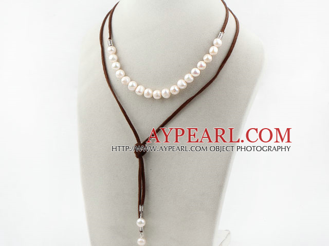 Einfache Design weißen Süßwasser Perlenkette mit Brown Cord