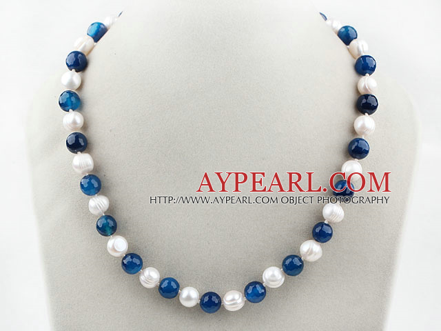 10-11mm Round Freshwater Pearl og blå Agate Beaded halskjede