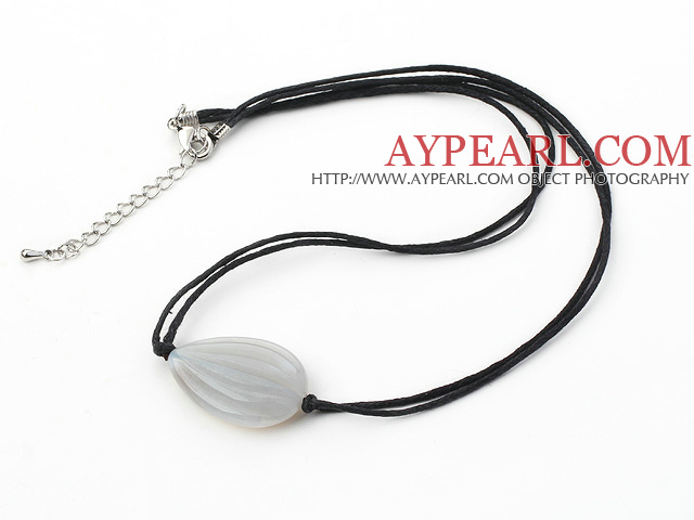 Enkel stil Gray Agate Pendant Halsband med svart tråd
