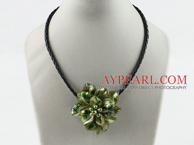 Enkelt Piece Green Pearl Shell Flower halskjede