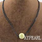 Simple forme ronde de style pendentif collier de jade de citron avec du fil noir