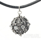 lovely rhinestone pendant with magnetic clasp