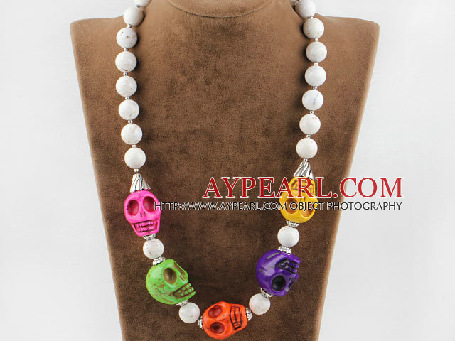 Single Strand Multi Color Schädel Türkis Halskette