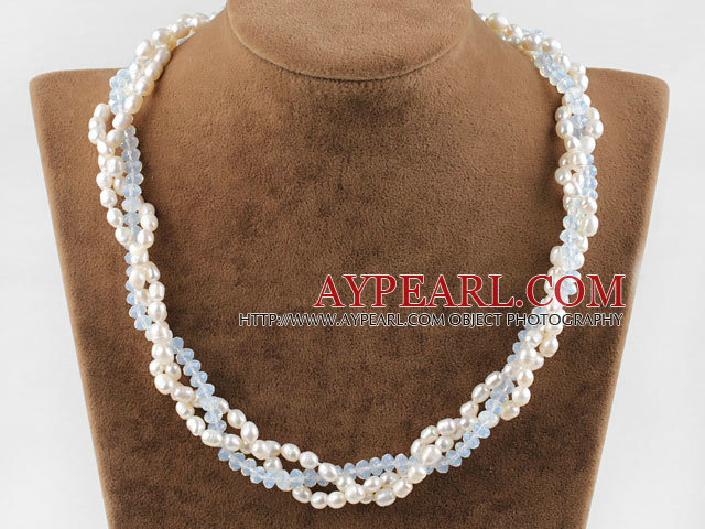 Tre Strand White Pearl och Opal Crystal Halsband