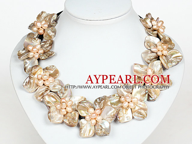 New Design Milky Color Shell Flower Necklace