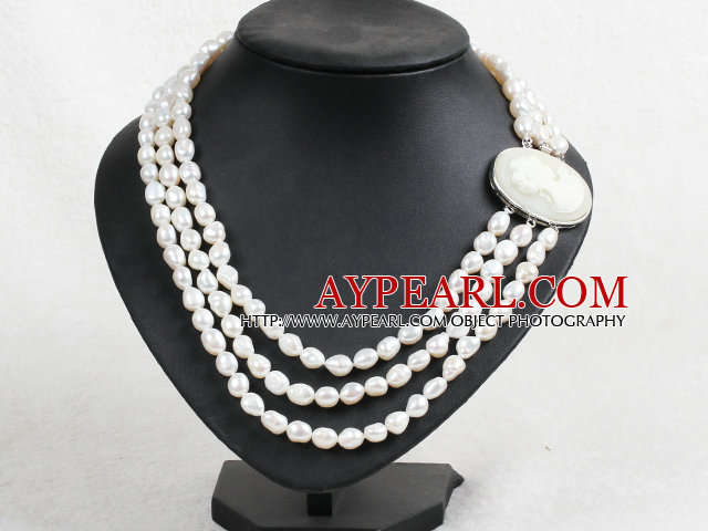 ファッションパーティースタイル美容ヘッドクラスプ3ストランドナチュラル8〜9ミリメートルホワイトバロック真珠のネックレス