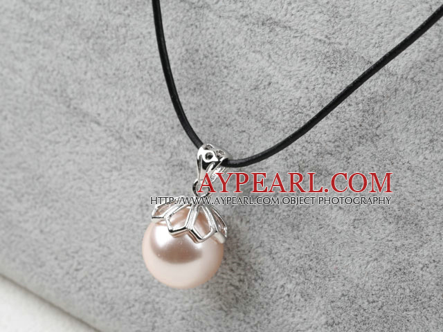 Classic Design Round Shape 16mm Nude Color Seashell Pendant Necklace