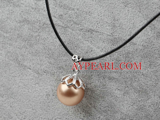 Classic Design Round Shape 16mm Golden Champagne Color Seashell Pendant Necklace