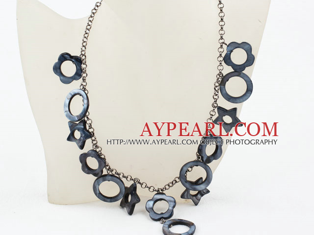 New Design Hollow Black Shell Necklace with Metal Chain