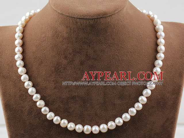 Single Strand 8-9mm Round White Freshwater Pearl Beaded Necklace