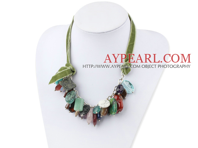 Assorted Multi Color Multi Stone Halskjede med Green Ribbon