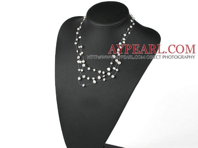 幻想的な3つのストランド白い真珠のネックレス