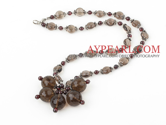 Granat og Smoky Quartz Flower halskjede