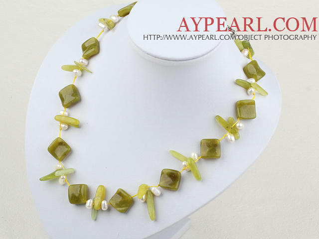 17.5 inches white pearl and lemon jade necklace with moonlight clasp