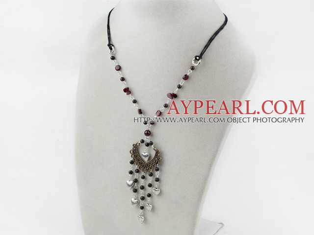 beautiful garnet heart charm necklace with extendable chain vakre granat hjerte sjarm halskjede med uttrekkbare kjeden