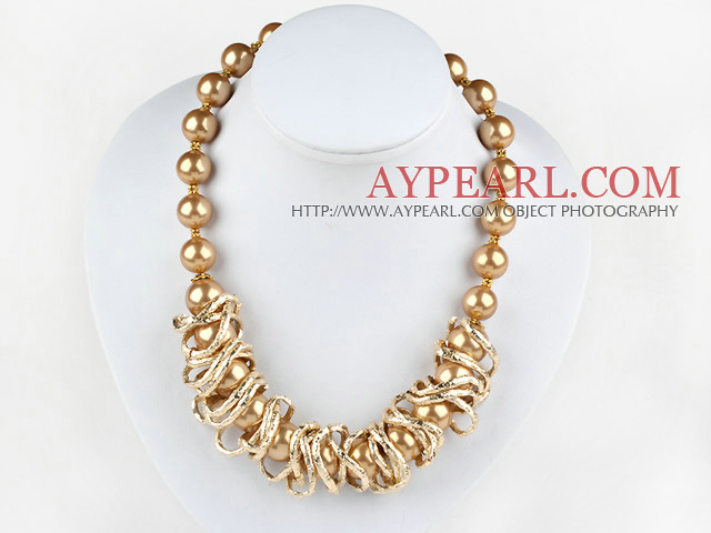 17.5 inches fashion seashell beads necklace with magnetic clasp
