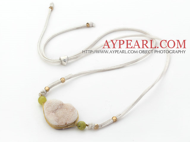 White Series gewickelter Draht Weiß Crystallized Agate Halskette mit weißem Leder