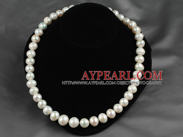Fast Round weißen Süßwasser-Zuchtperlen Perlen Abschluss Halskette